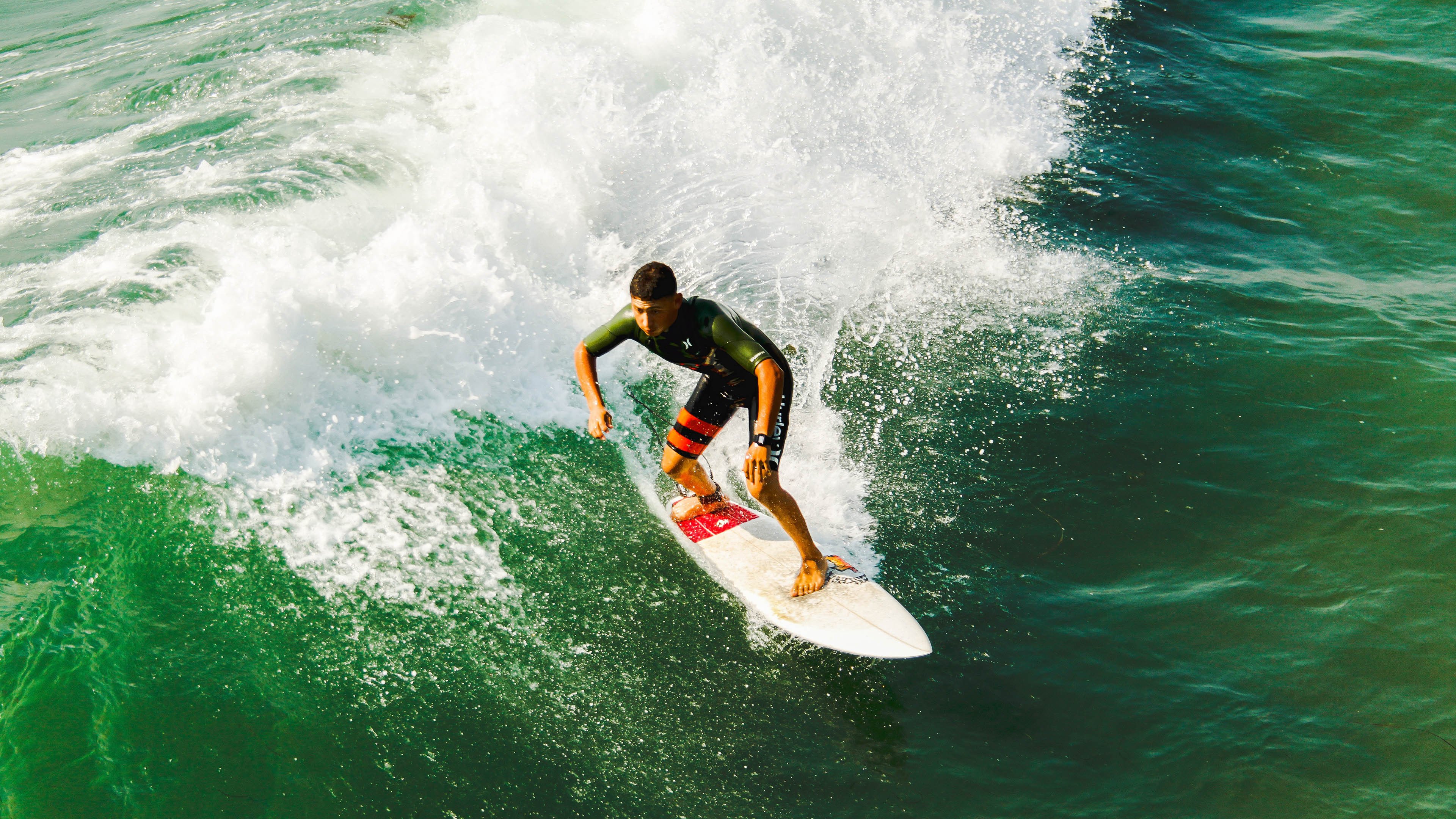 全球球场风云:篮球豪门争霸擂台燃情开赛,球场风云挑战豪门技巧
