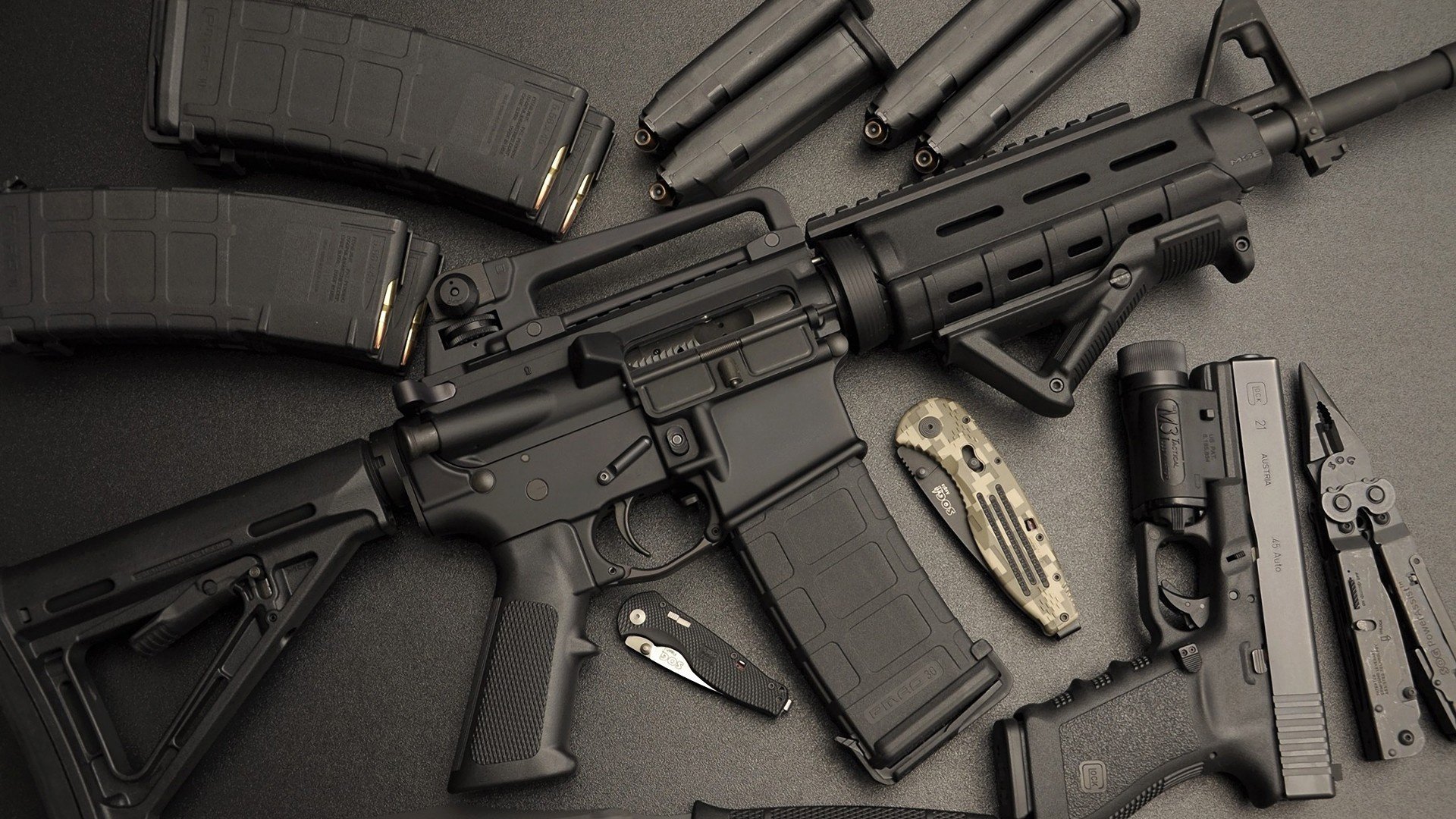 九游娱乐-张伟丽跨界主持格斗解说受好评，张伟丽的格斗比赛