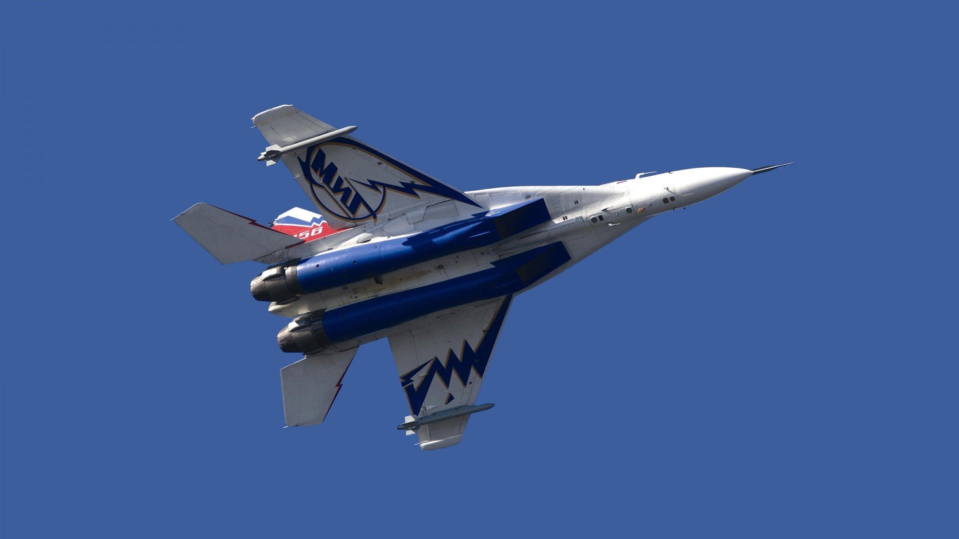 九游电脑版-欧洲杯决胜瞬间：战术变换，奇迹出现！，欧洲杯决赛逆转